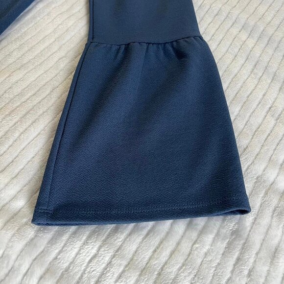 Women's Size Medium  Solid Blue Long Sleeve Pullover - Picture 2 of 7